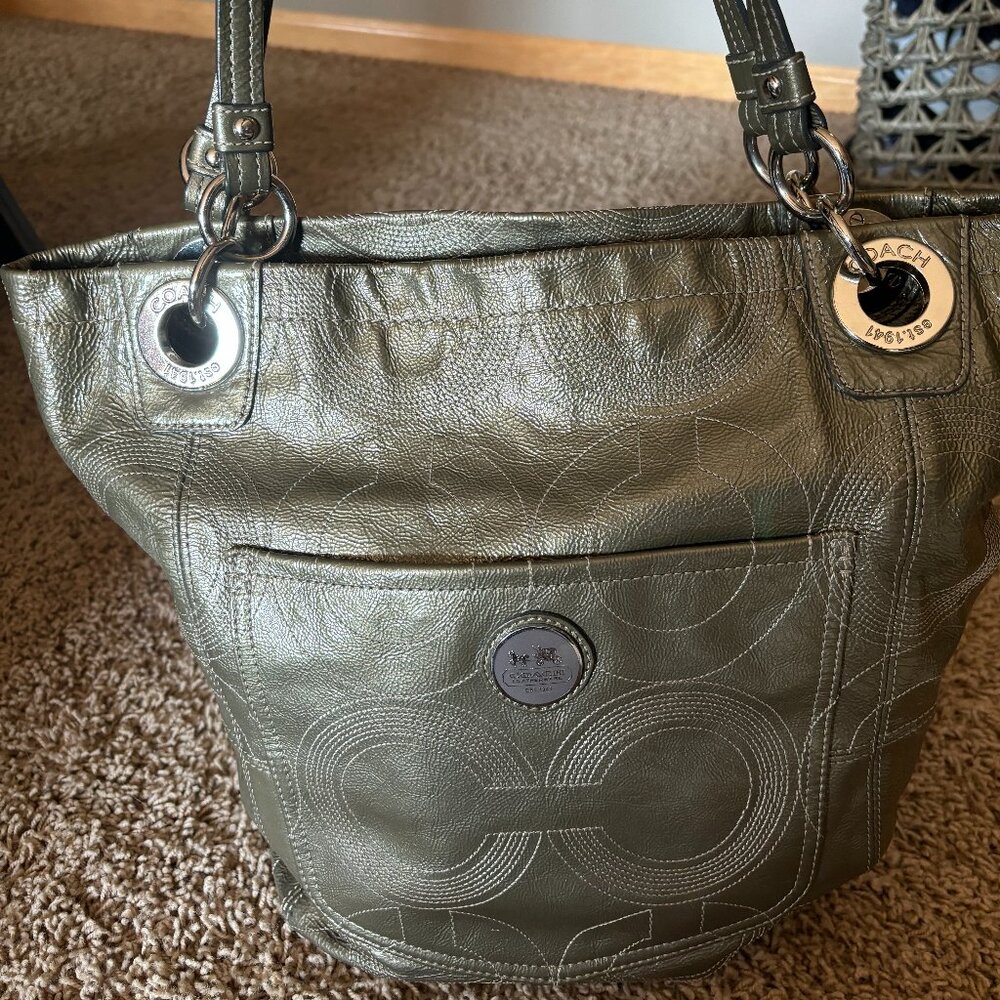 Coach Authentic Alex Grey/Platinum Patent Leather Handbag Purse Shoulder Bag